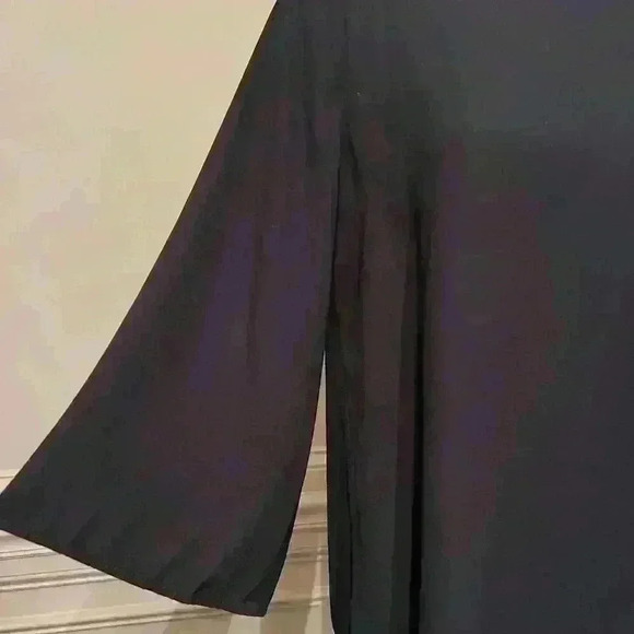 Fun and flowy shirt size Small/Medium - Picture 5 of 6